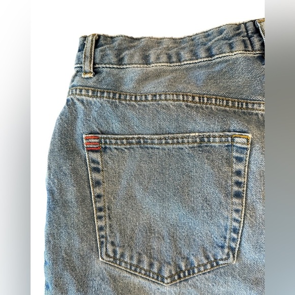 Women’s Urban Outfitters BDG Mom High-Waist Jeans Distressed Size 30 - Picture 4 of 9